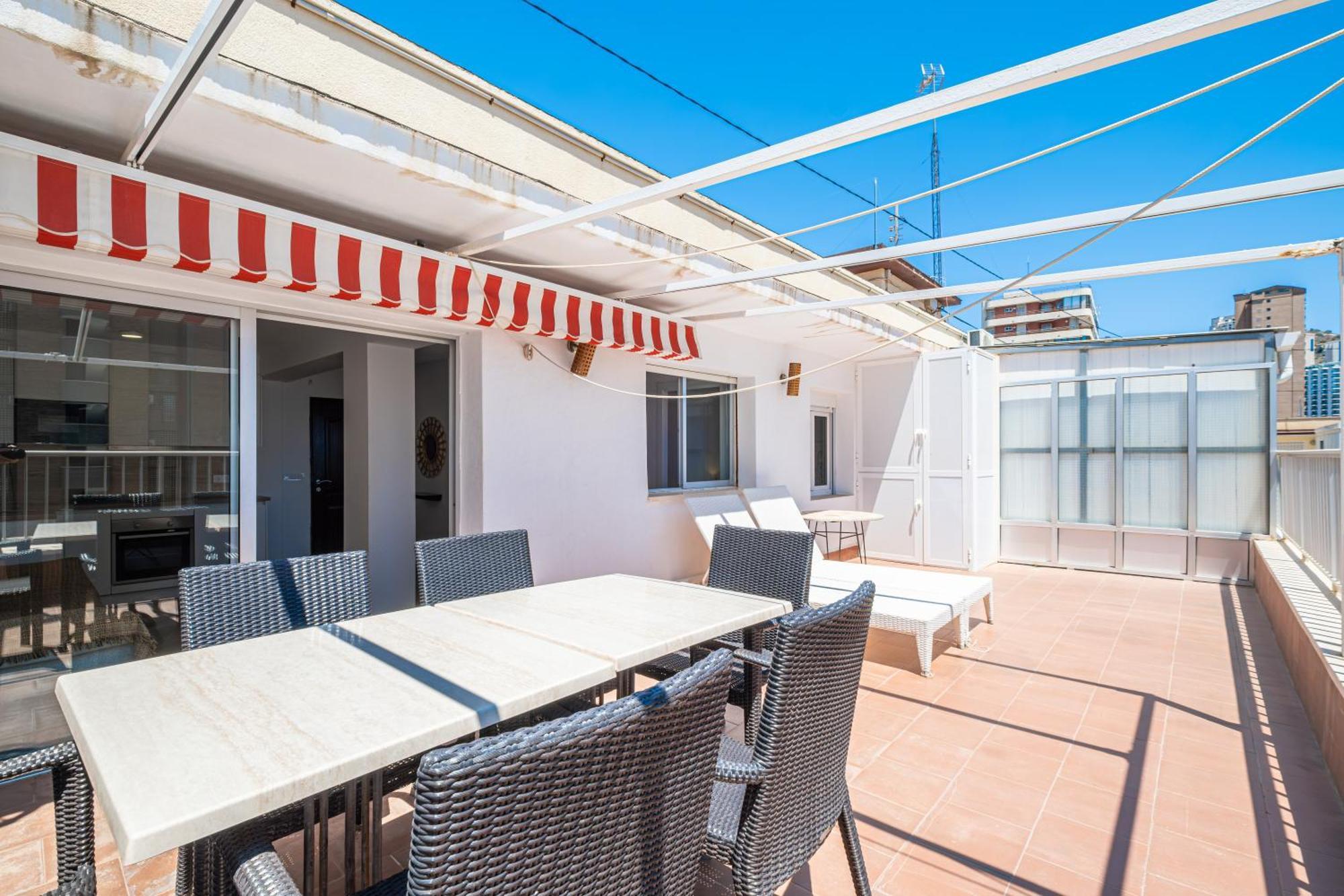 Penthouse El Pato 872 Levante